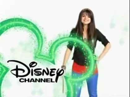 Selena-disney-intro-selena-gomez-20131354-320-240