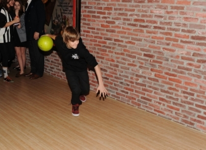 Bowling with Justin Bieber (4)