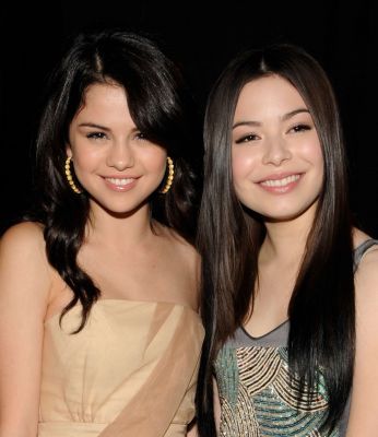 normal_034 - Selena Gomez Award Shows 2OO9 October 15 Latin America MTV Awards