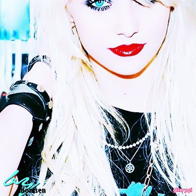 `Love!`[Claudia] - x Taylor Momsen