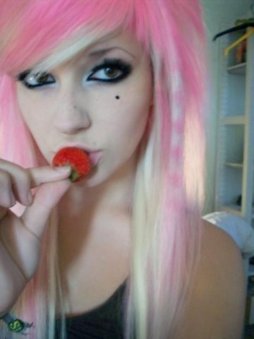 miammmy....strawberry...delicious