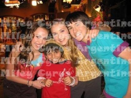 Miley Cyrus - On The Set Of Hannah Montana (27)