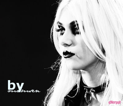 `Love!`[Claudia] - x Taylor Momsen