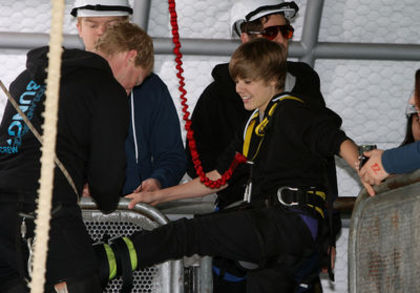 April 27th - Bungee Jumping In New Zealand (13)