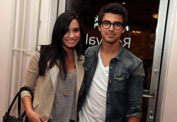 JW_JoeDemiBoutique_0428-002 - JOE and Demi-Joe and Demi at the Revival Boutique Opening
