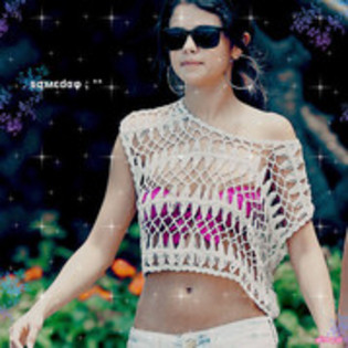 40258413_GLQEYBQVP - Selena Gomez