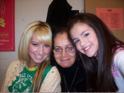 with Nanny and Ashley Tisdale-old pic