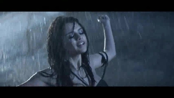 Selena Gomez & The Scene - A Year Without Rain 501