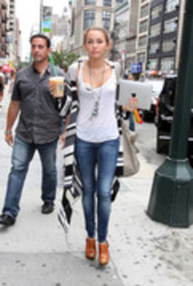 17025489_XCGURMIDS - Miley Cyrus in Manhattan