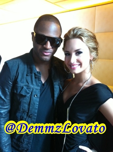 :) :D - With Taio Cruz