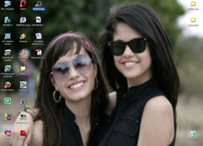 I luv u Demi And Sely - my new desktop
