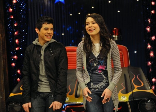 Miranda Cosgrove And David Archuleta (3) - I am back