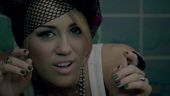 Miley Cyrus - Who Owns My Heart 0318