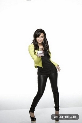 5 - Demi Lovato 8