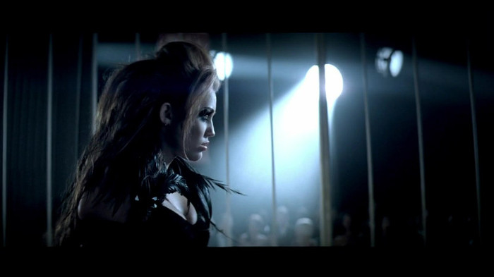 Miley Cyrus - Can\'t Be Tamed 047