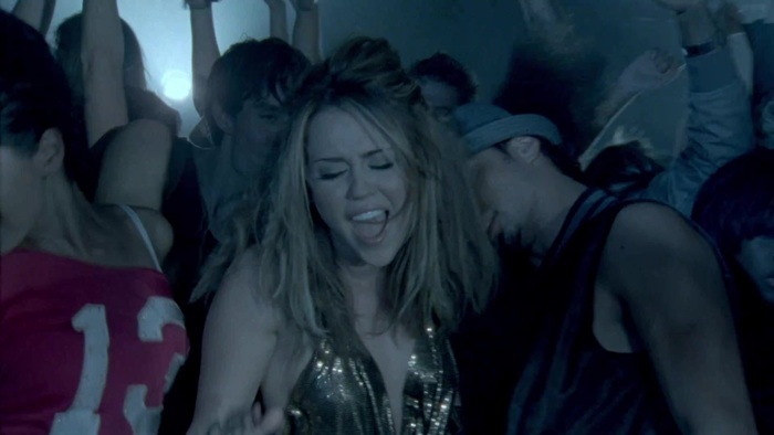 Miley Cyrus - Who Owns My Heart 0767