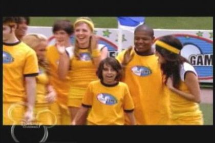 normal_014 - SGomez-Disney Channel Games Week 2 Screencaps