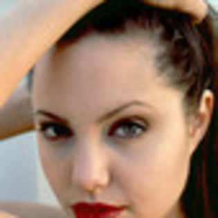 angelina-jolie-132218l-thumbnail_gallery