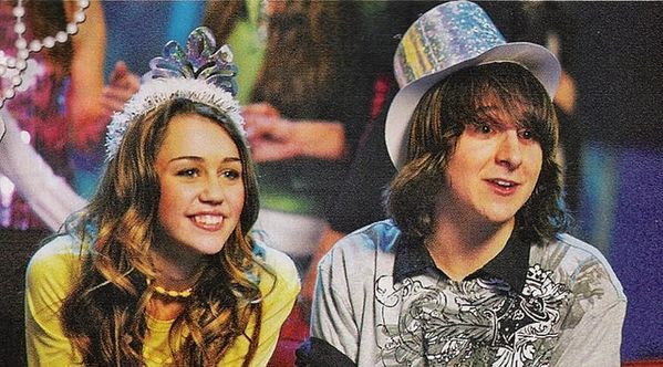 normal_3139443307_Miley_Cyrus_Rare_2008-12-26