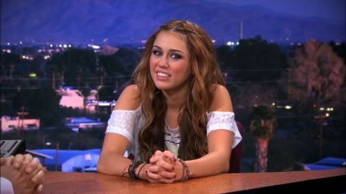 Yeeah .. Miley blocked. She always makes this face when she  dosen``t know  what to say