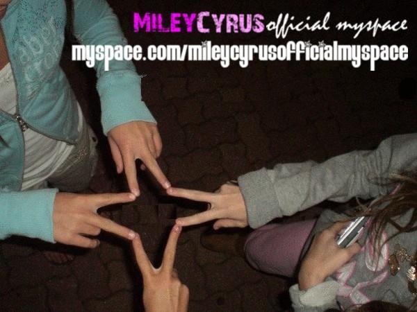 KTPCCMOSLFSJWYWOVYS - All pics with Miley