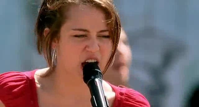 miley ray cyrus (16) - miley cyrus in hannah montana the movie singing the climb