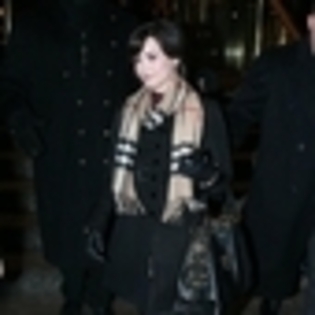 demi-lovato-170680l-thumbnail_gallery