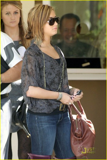 demi-lovato-purple-boots-09 - In Bverly Hills