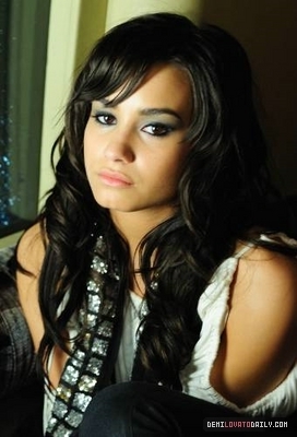 LOVATO - Demi Lovato