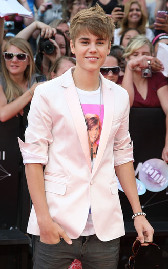Justin Bieber 2011 MuchMusic Awards 8