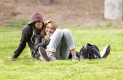 05 02 At Griffith Park in LA with Josh Bowman - Miley Ray Cyrus (2)