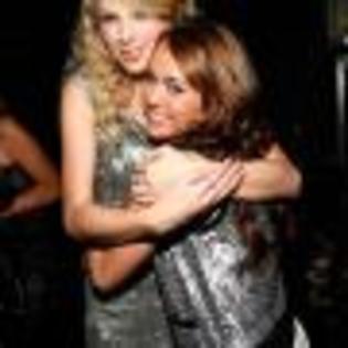 Taylor_Swift_1230493730_3