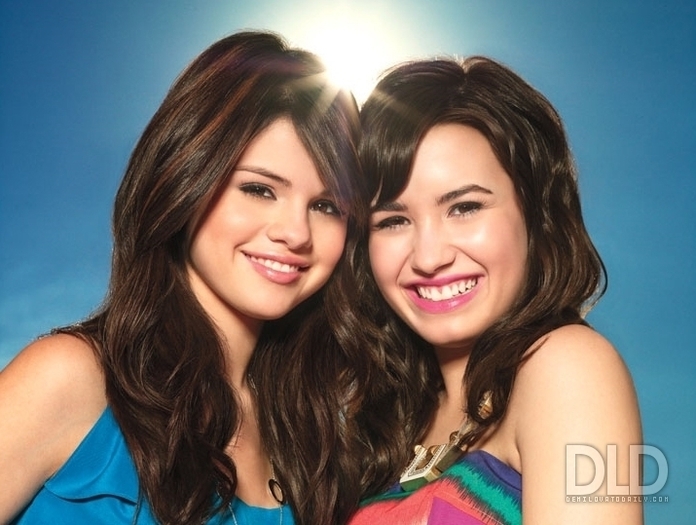 Demi-Selena-Photo-selena-gomez-and-demi-lovato-17936171-715-539 - Xxdemi with selenaXx