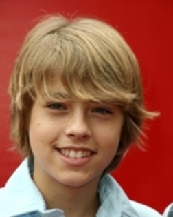 QMVJALVFEUCKODAFIGY - Dylan  Sprouse  and  Cole  Sprouse