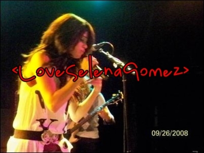 Selena Gomez in Concert (2)