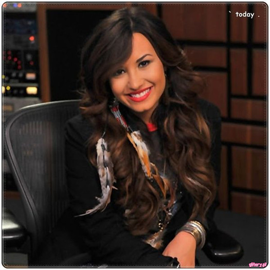 - Lovato xD ♥ - 0 - Hello xD