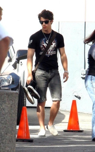 normal_nick-jonas-032010-6 - Nick-Out at a Studio in Los Angeles