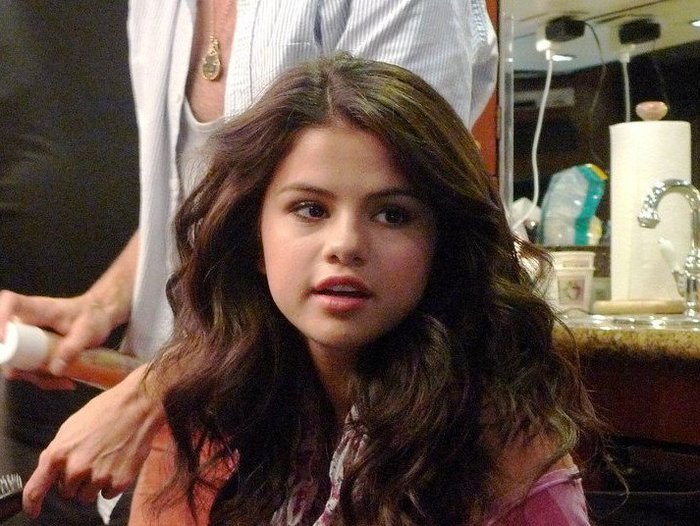 selena_gomez_1279217513