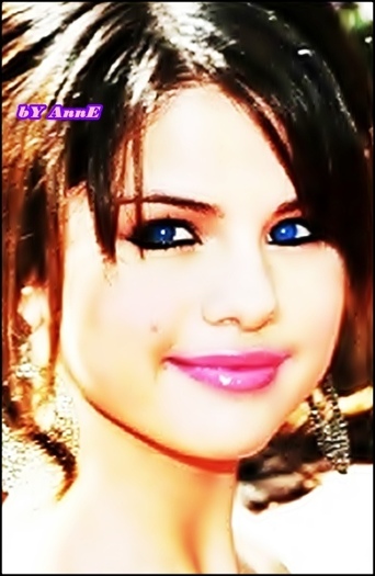 Selena-selena-gomez-16141293-473-727