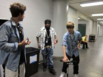 My_world_tour_backstage_7