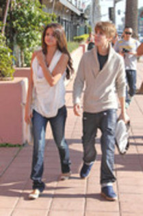 31454155_SAMHELSOA - X Selena Gomez and Justin Bieber at the Santa Monica Pier