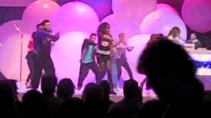 SELENA GOMEZ Performs Live with BELLA. ZENDAYA and Entire SHAKE IT UP Cast! 020