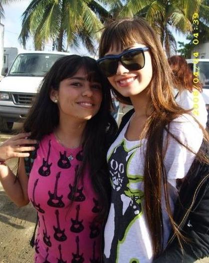 Demmz with her fan - For xDemmzLovato