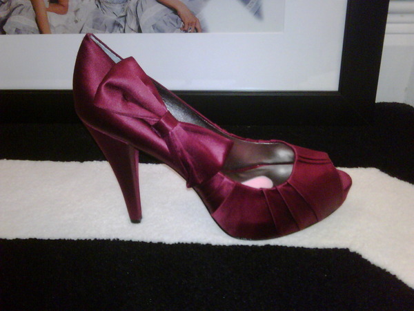 Same Bow Shoes in a Burgundy Red. Perfect for an Holiday Party