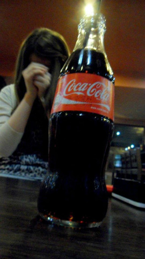 - Artistic picture , cola >:) {Own xCoCaCoLaxD}