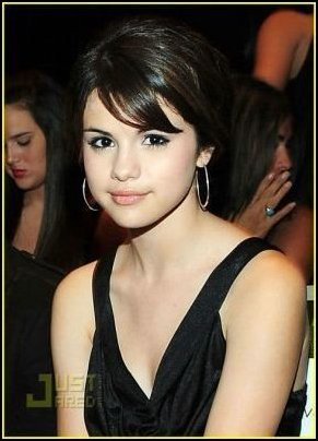 Selena  (7) - 0                              SelGomez-My Role Model