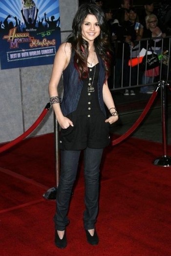 Best of Both Worlds Concert 3D Movie Premiere - January 17th 2008 (5)