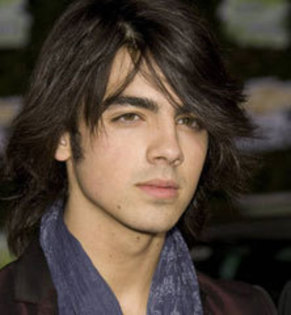 tb_240__joe_jonas - poze cu camp rock si hm