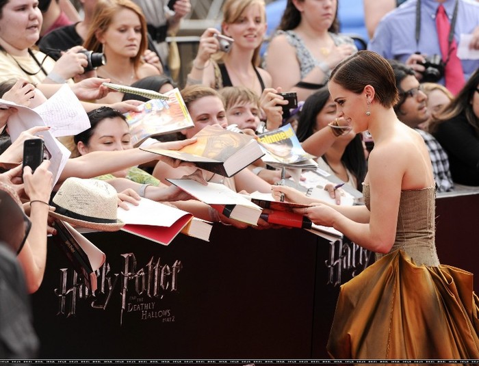 - Harry Potter and Deathly Hallows 2 - (4) - xx - HP7 Part 2-NY Premiere - xx