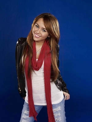 Miley Cyrus Photoshoot 001 (1)